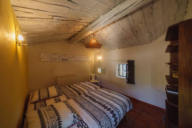 For rent, charming stone house with pool, in a peaceful setting just steps from the center of Gordes village.