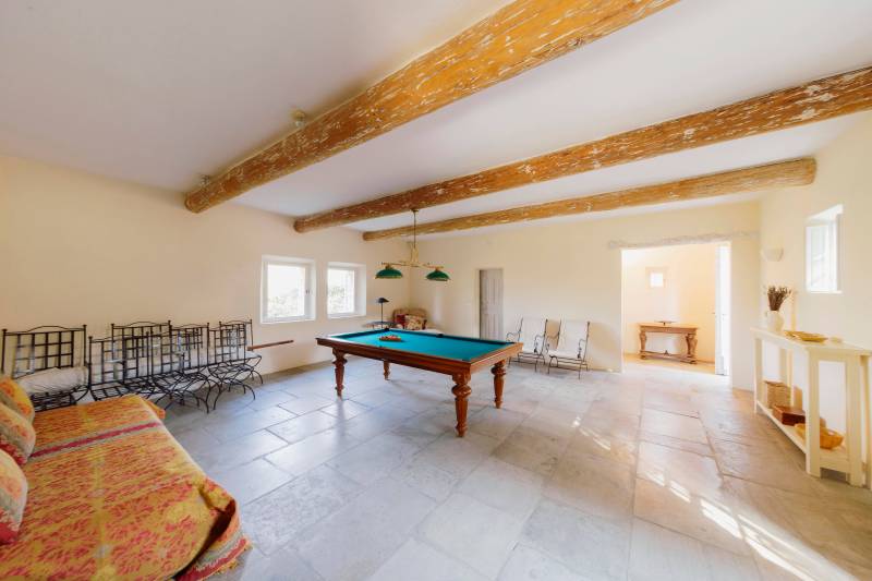 In Gordes, superb mas with swimming pool and janitor's cottage on over a hectare of land in the heart of Luberon.