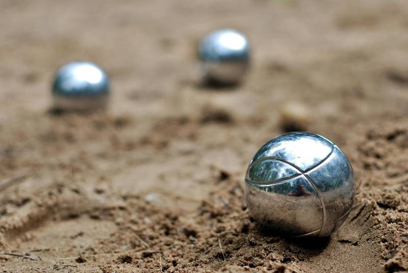 Aperitifs, pastis, and pétanque—a true institution in Provence!