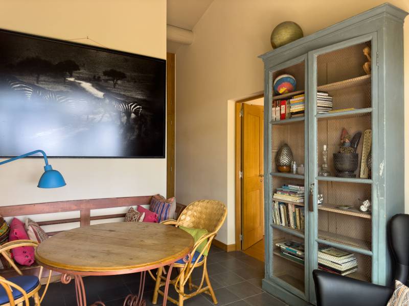 Rent the Zen House in Gordes for your holidays, a charming mazet nestled in the heart of lush nature.