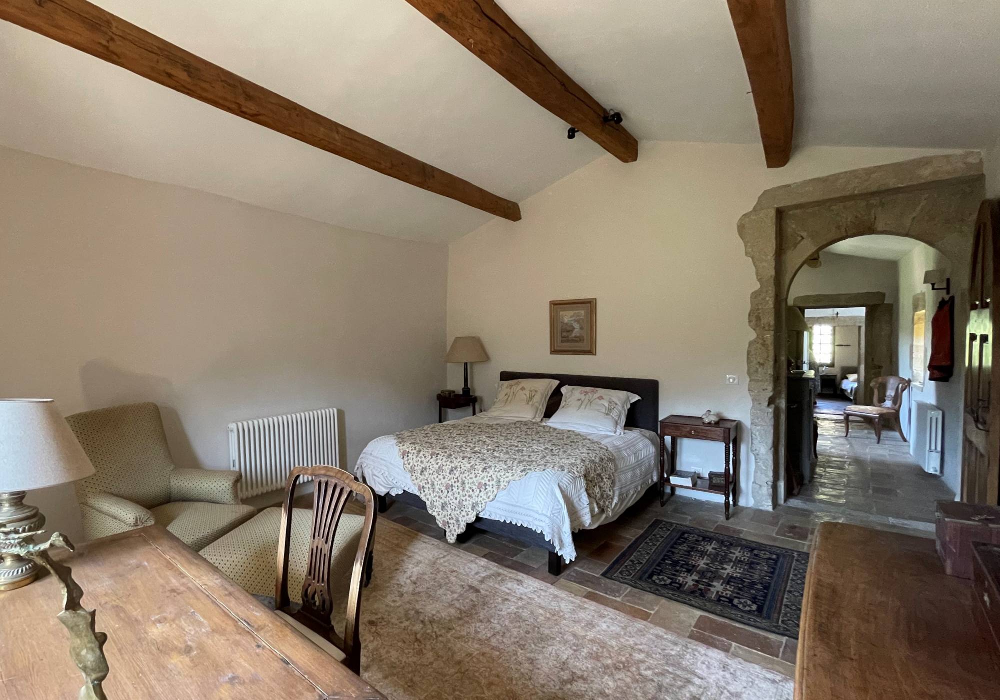In the heart of a village in the Luberon, charming house with exceptional panorama on the Luberon region