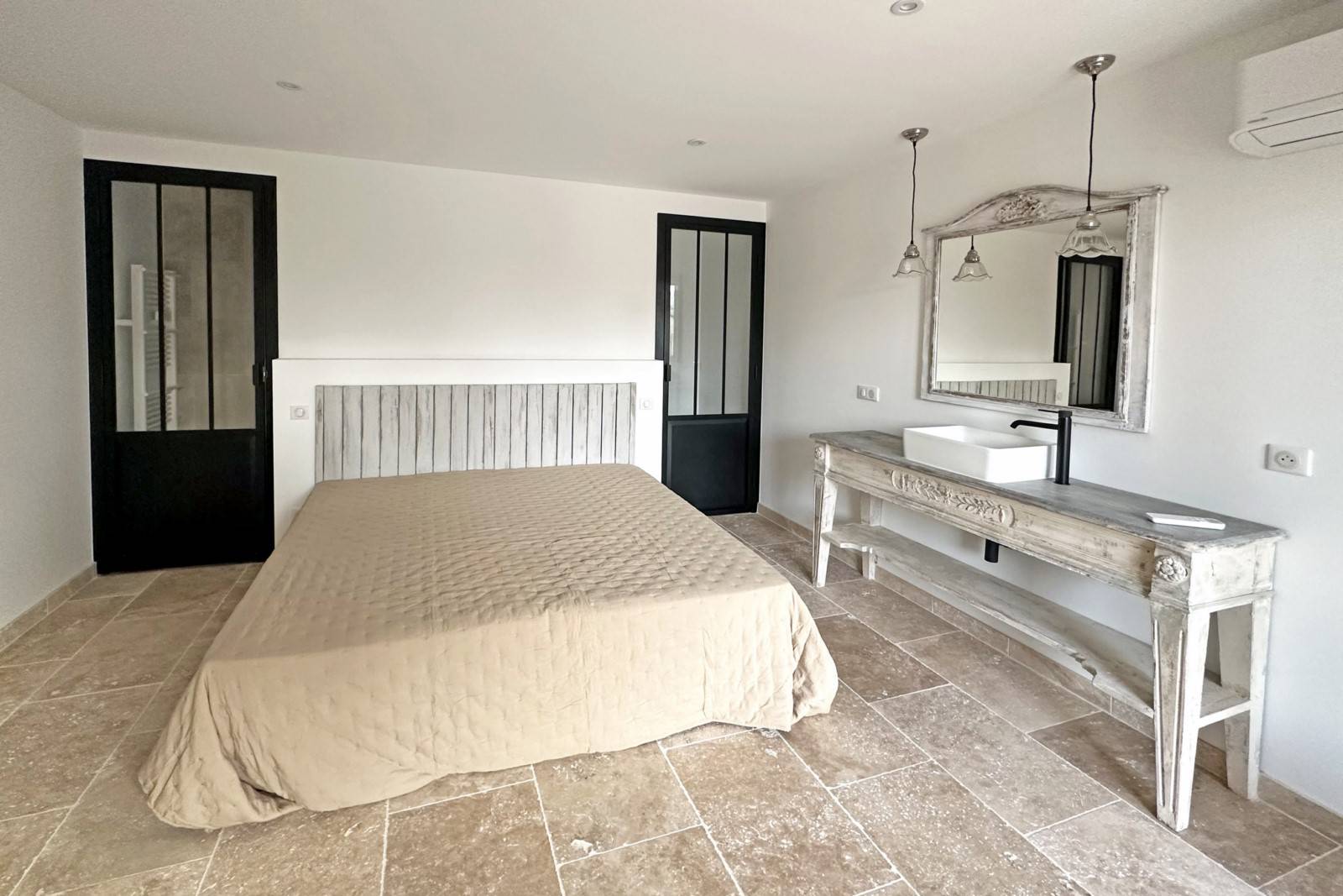 Exclusivity ROSIER, for sale in Gordes, renovated house with swimming pool and outbuildings facing the Luberon and its hilltop villages