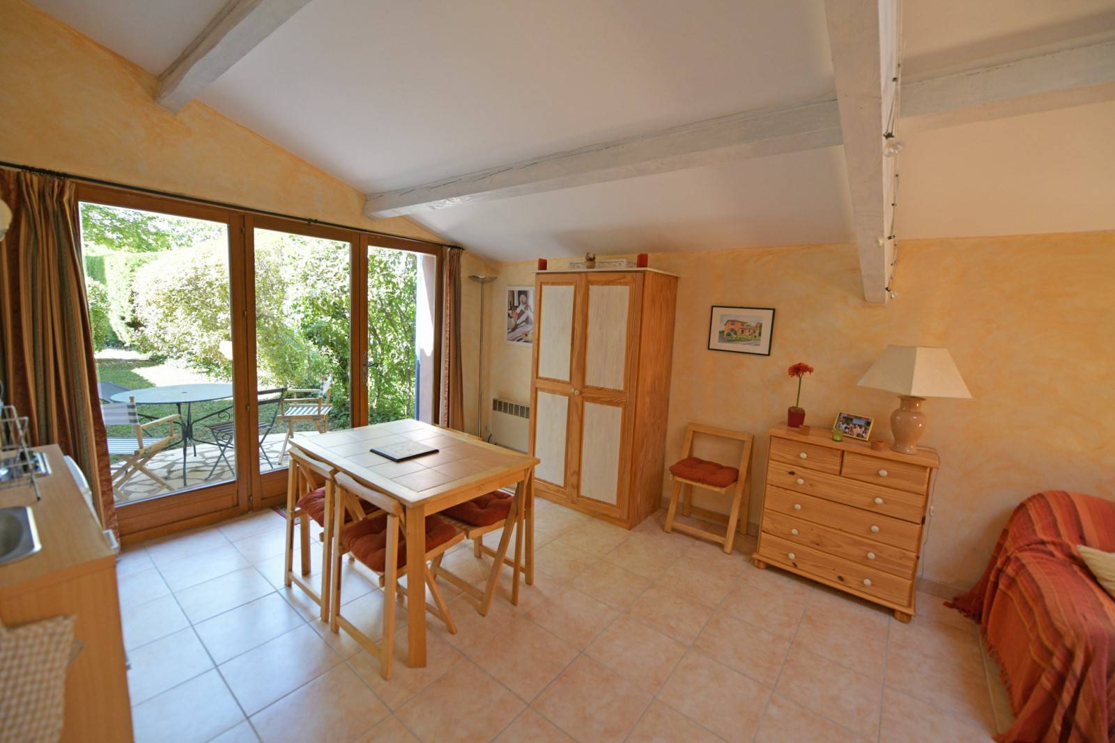 Four bedrooms villa with swimming pool and outbuildings for sale on landscaped grounds close to the centre of l'Isle-sur-la-Sorgue.