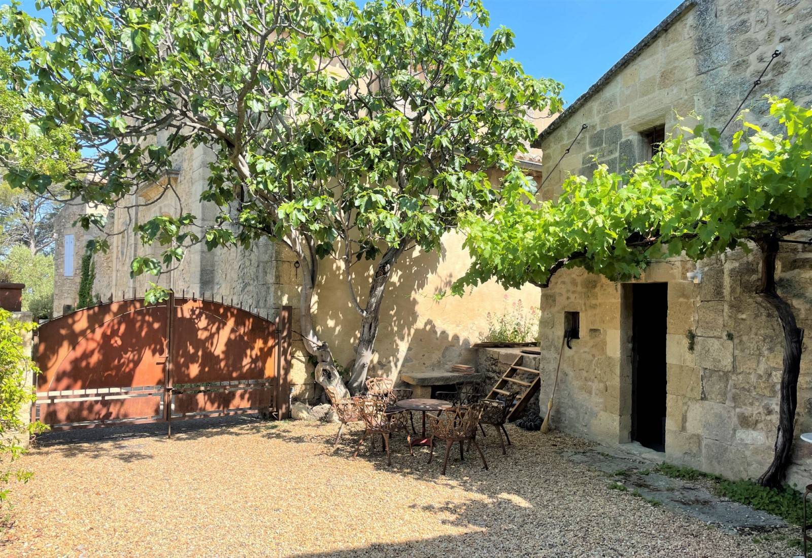 Location dans le Luberon proche de toutes commodités