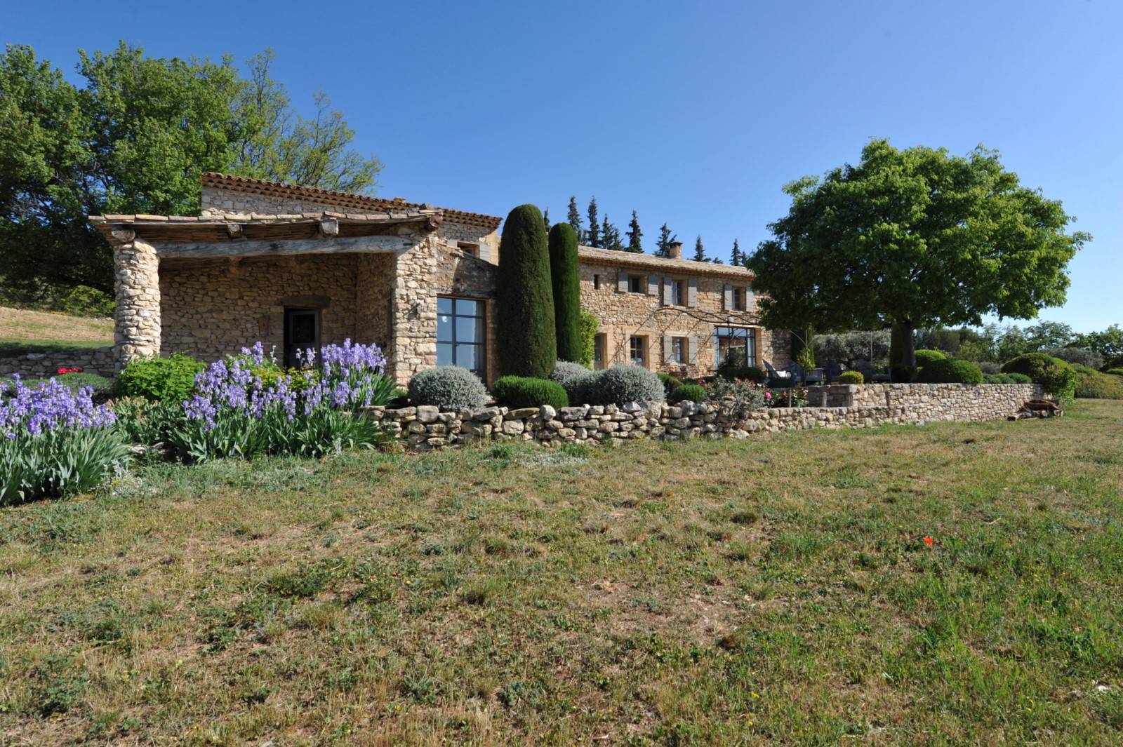 in the heart of the Luberon, authentic Provencal Mas surrounded by lavender and olive trees