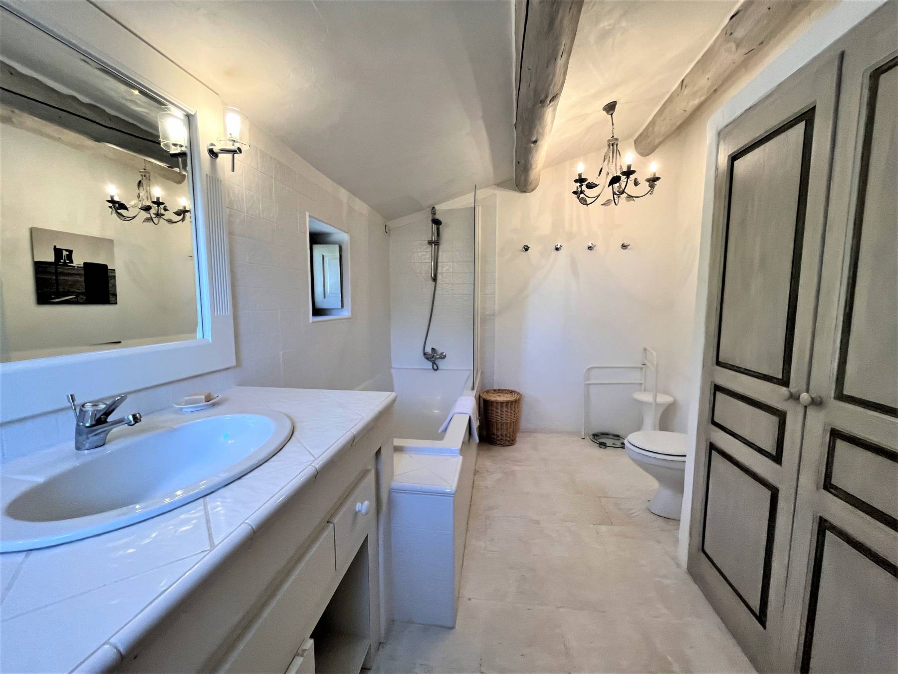 Summer rental house in Gordes with view on the Luberon valley and swimming pool 