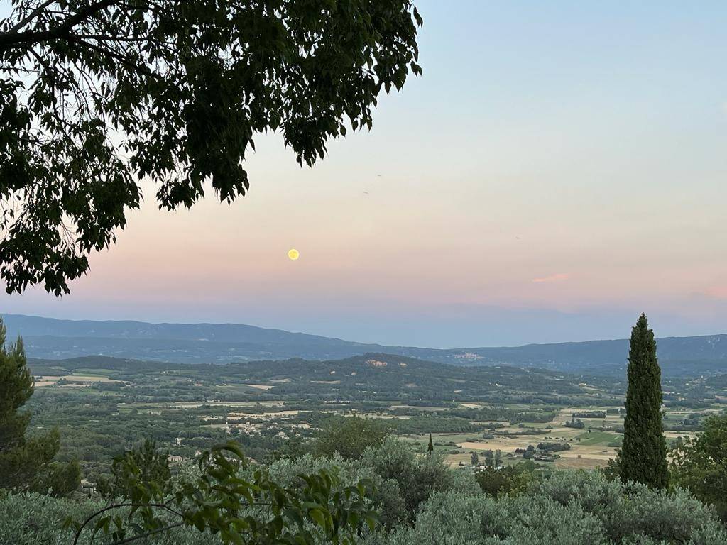 Location avec vue sur la Vallée du Luberon