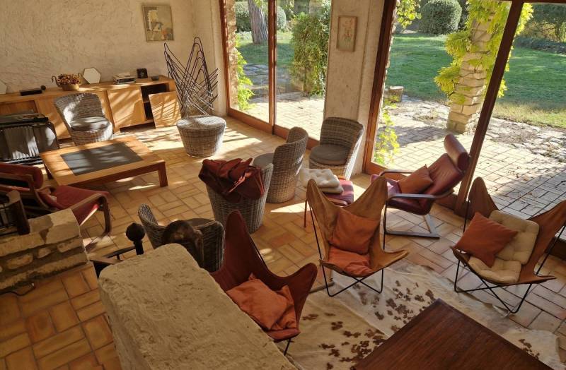 For sale in Gordes, beautiful 19th-century hamlet house with swimming pool on over 5,000 m² of land
