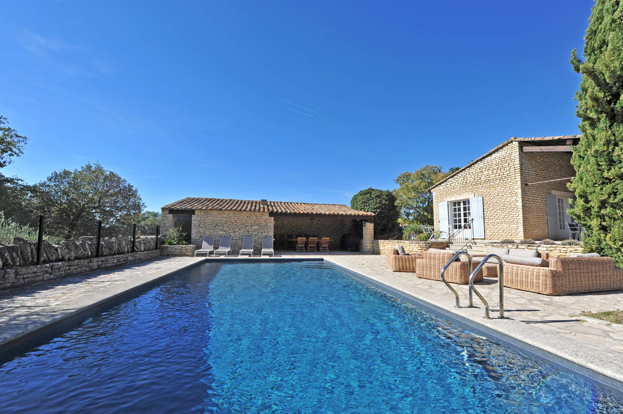 Beautiful property in the heart of the Luberon in one of the most beautiful villages of France.