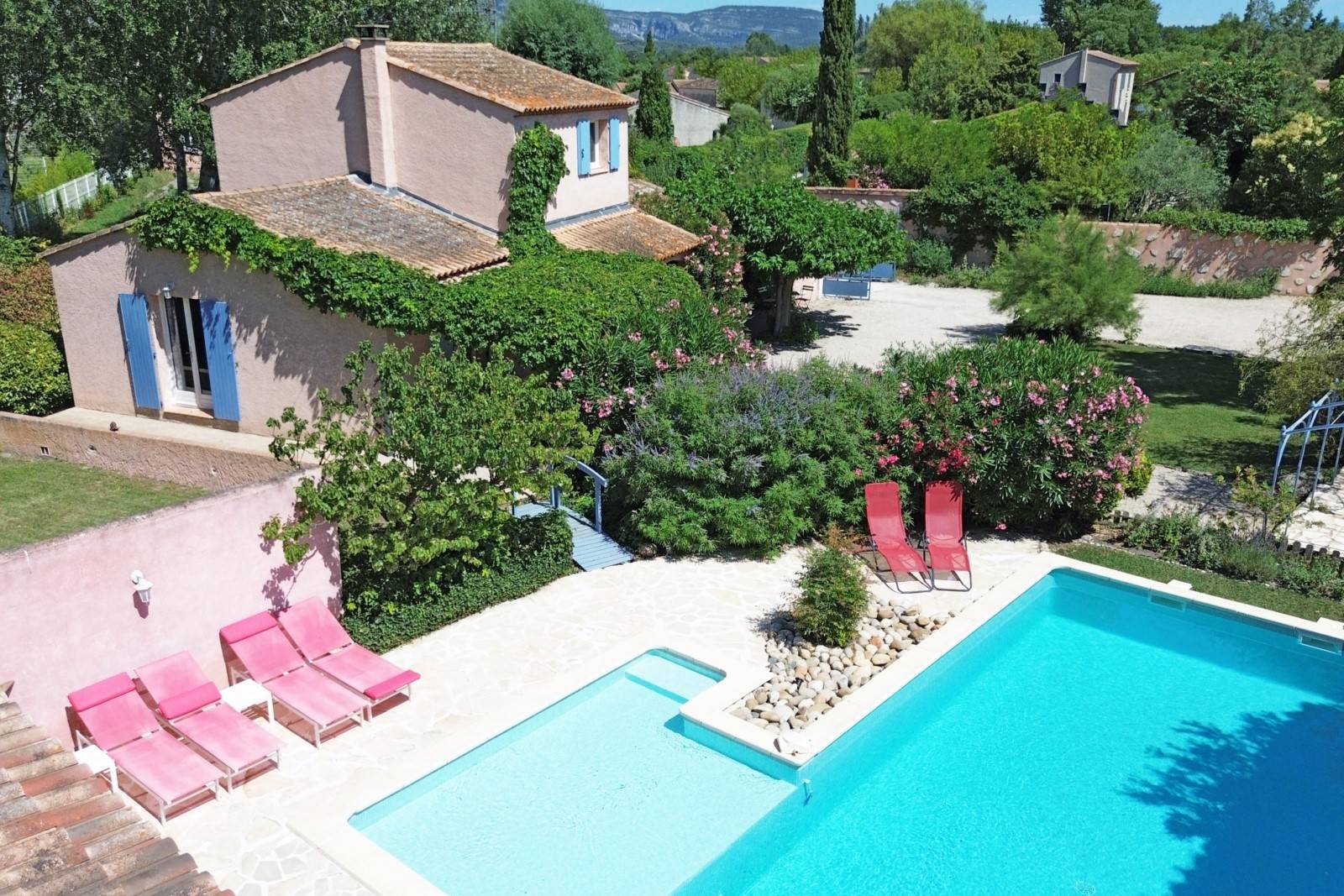Close to Isle sur la Sorgue 