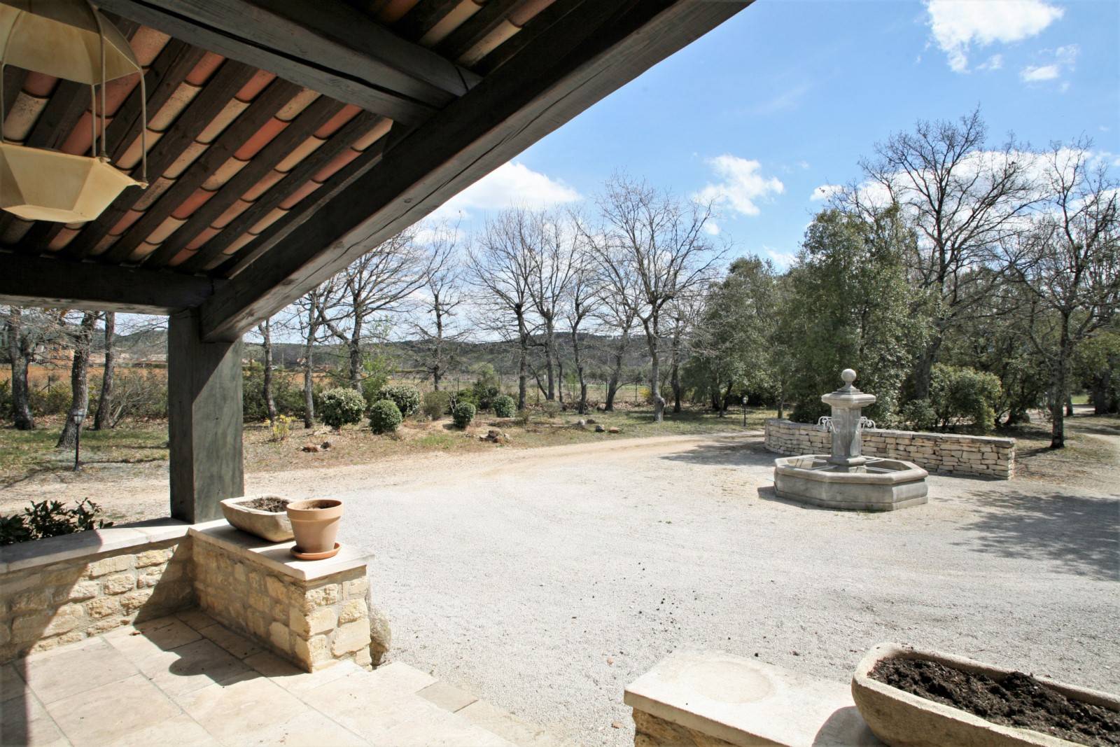 Roussillon : traditionnal house with pool and gite