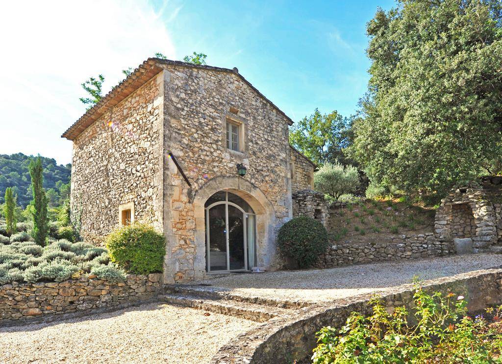 Exclusivity : Luberon, superb farmhouse set in 1.5 hectares