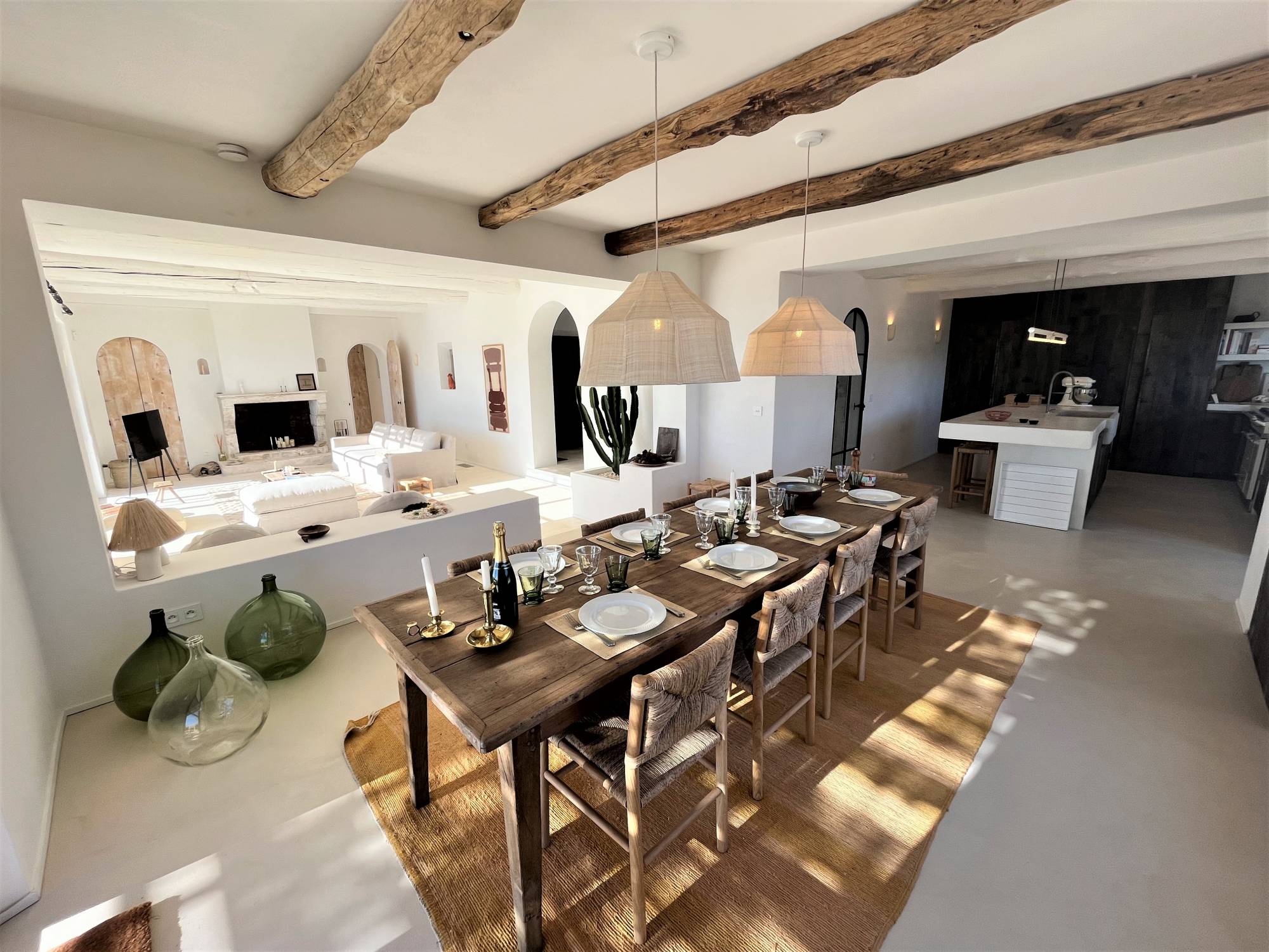 Superb property located in Gordes with landscaped garden, heated pool and breathtaking view of the Luberon