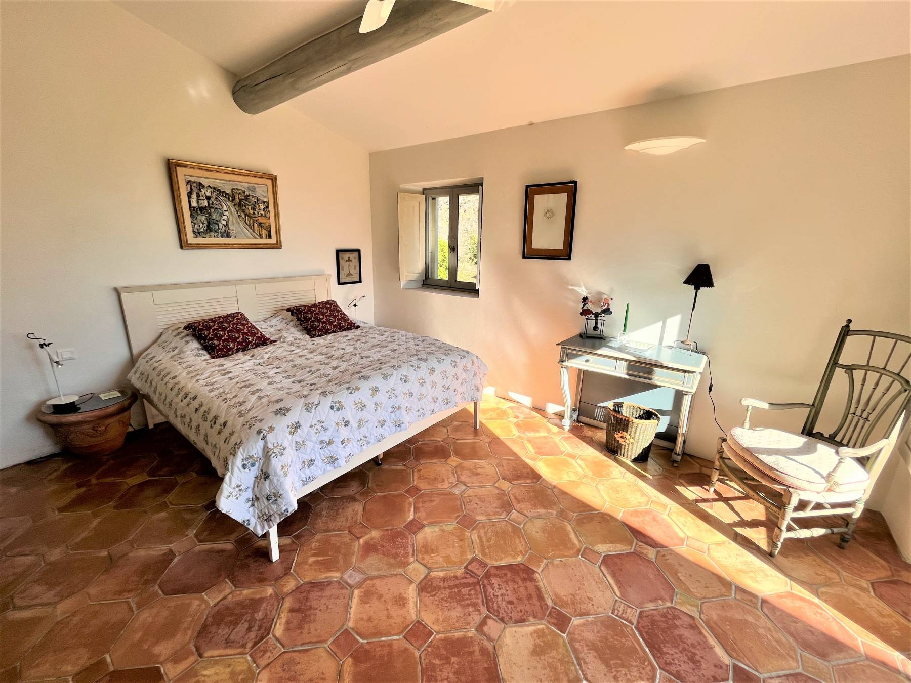 Summer rental house in Gordes with view on the Luberon valley and swimming pool 