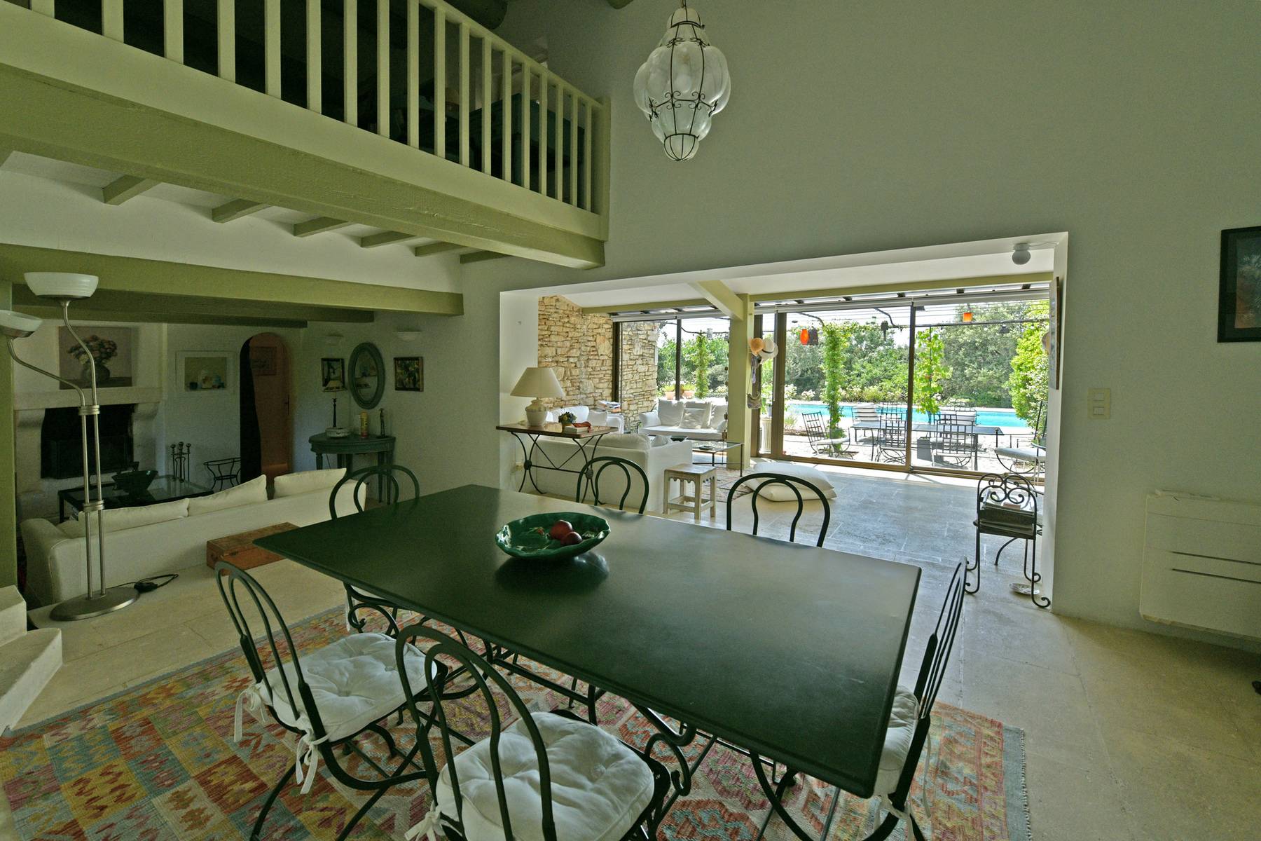 Rental of a Stone Provençal House in Gordes with a Large Pool for an Authentic Vacation