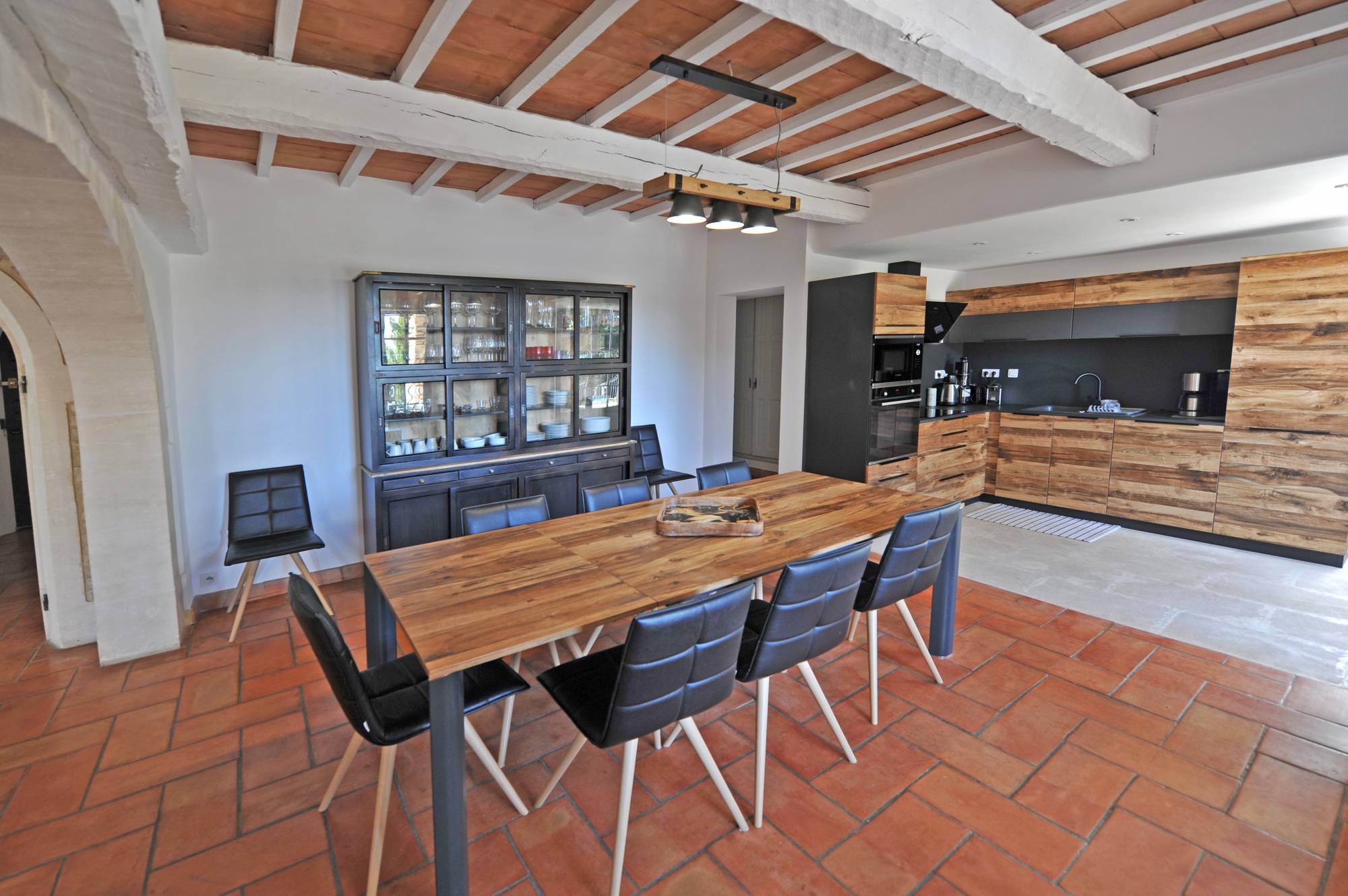 Beautiful property in the heart of the Luberon in one of the most beautiful villages of France.