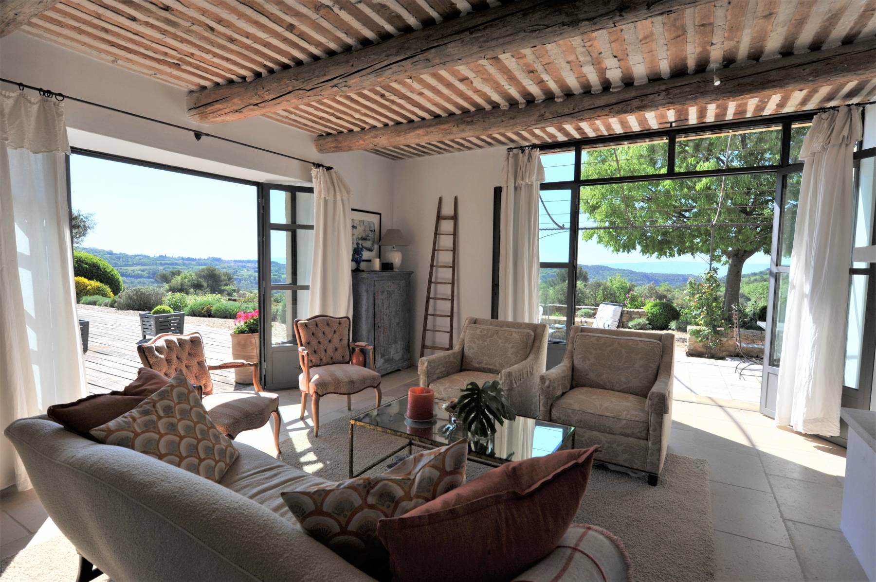 Location maison moderne Luberon Gordes