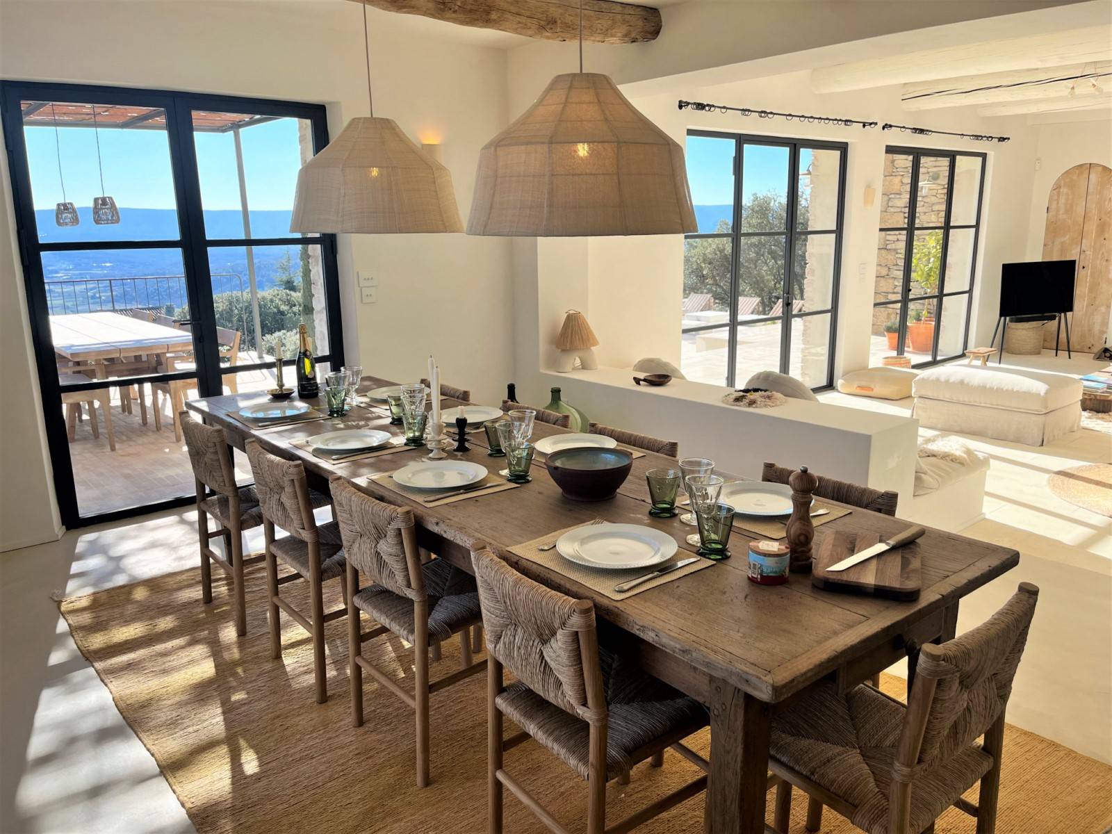 Superb property located in Gordes with landscaped garden, heated pool and breathtaking view of the Luberon