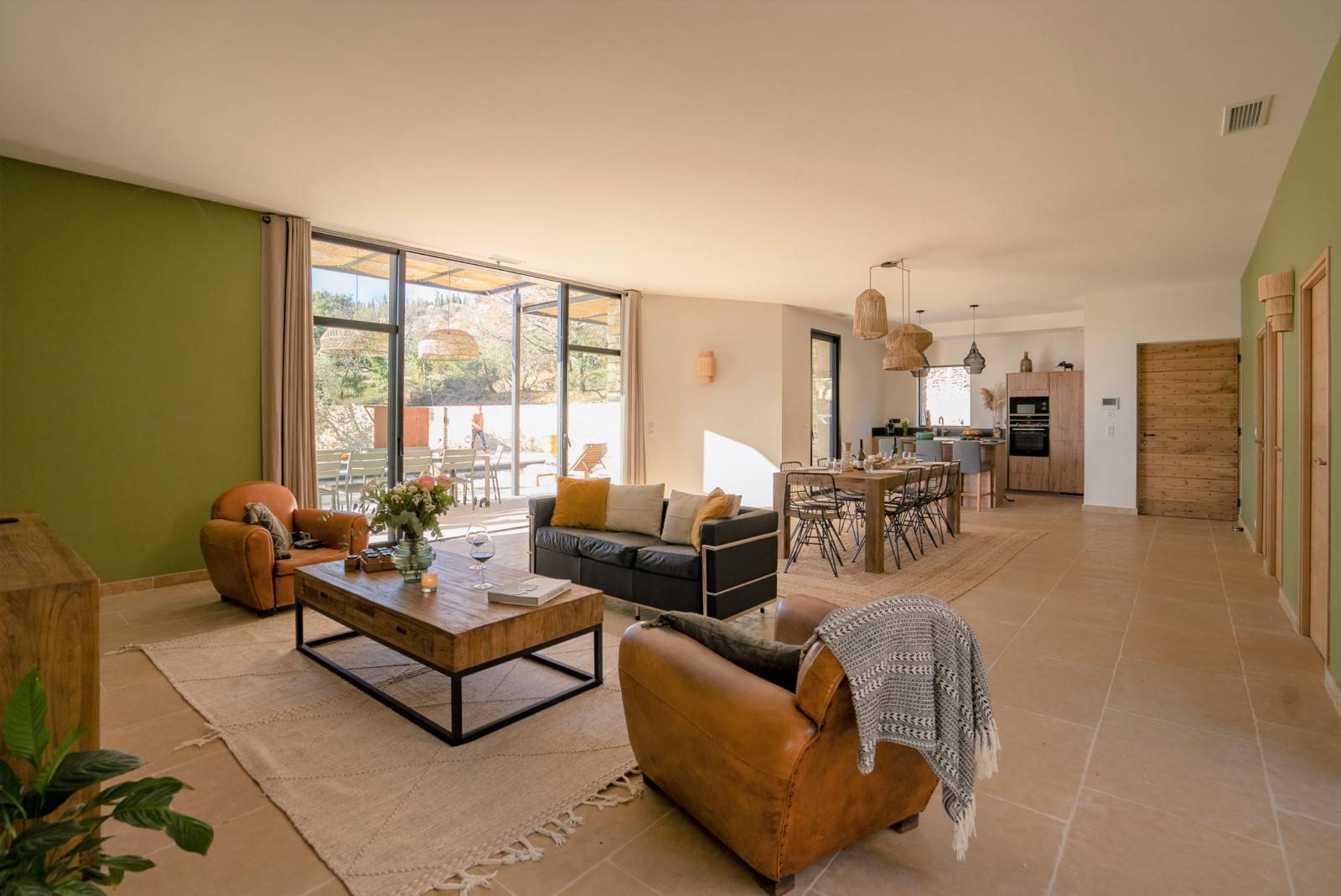 Beautiful single storey property located in Gordes with landscaped garden, heated swimming pool and view of the Luberon