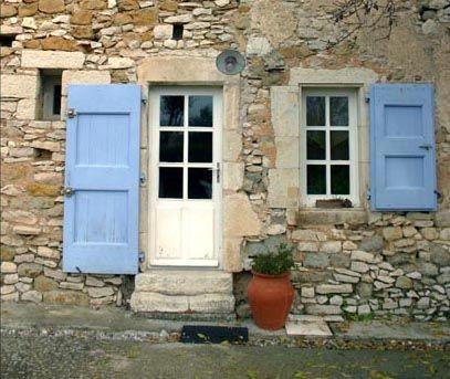 Monts de Vaucluse, more than 500 m² including an ancient farmhouse from the 17th century  ...
