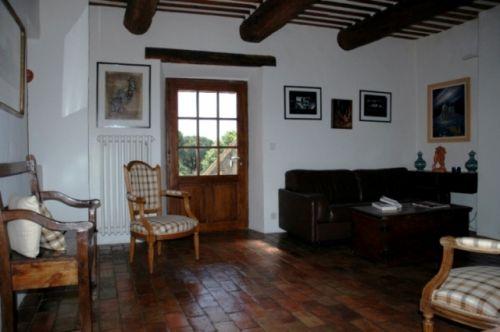 Goult, beautiful property of 2 acres enclosed with stone walls on the hedge of a perched village.