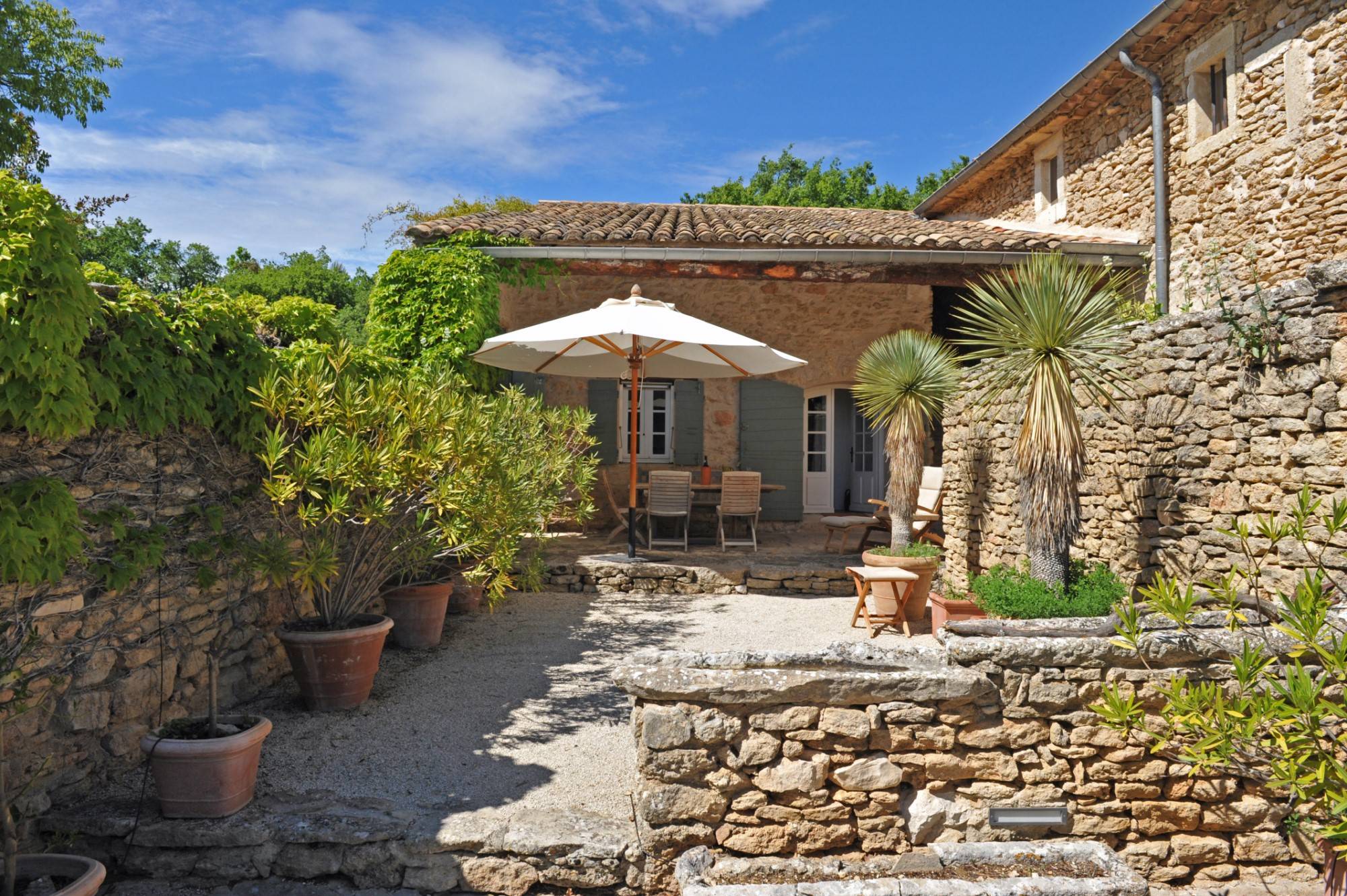 Close to Gordes, unique property full of character set on 25 hectares