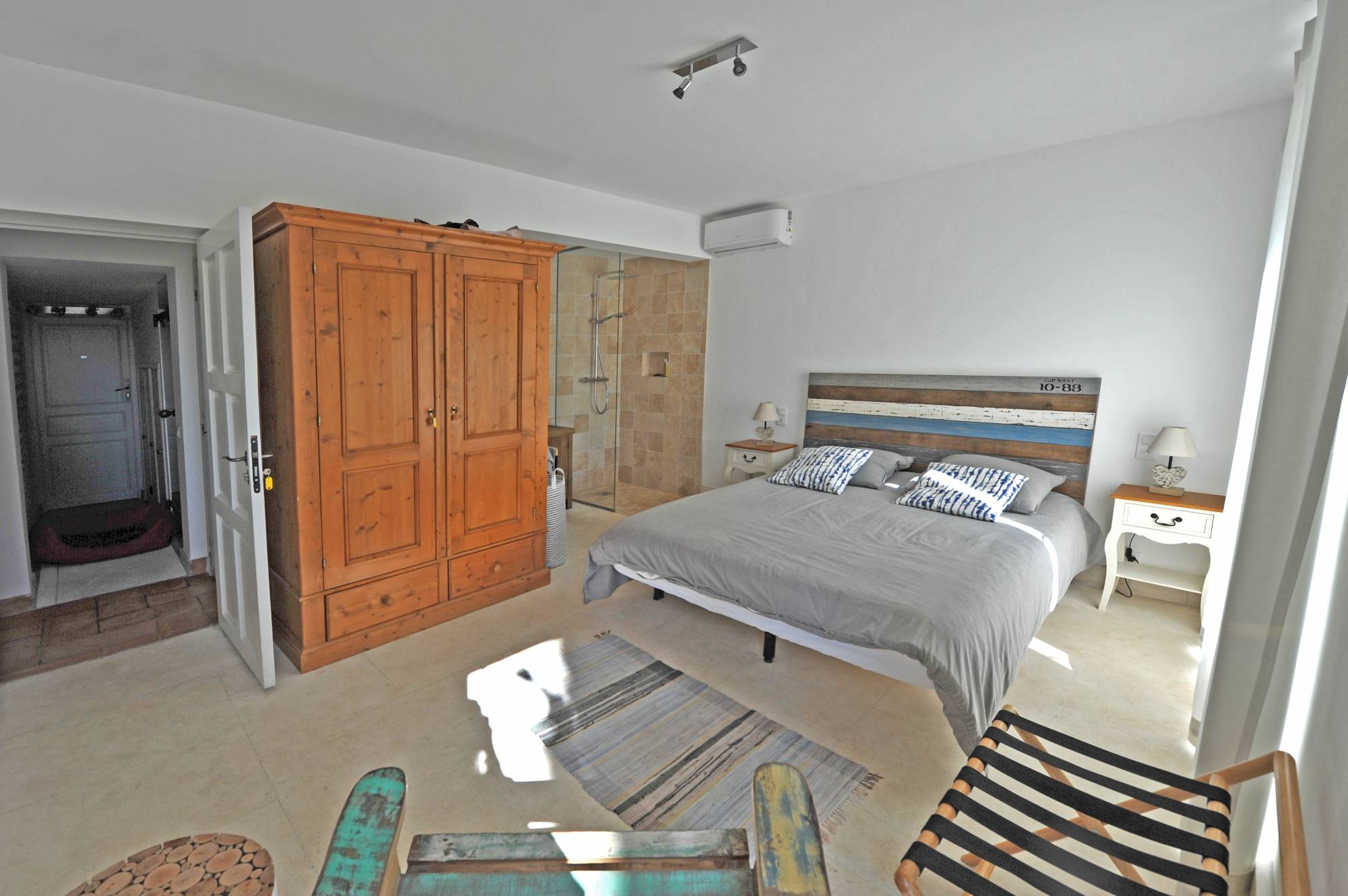 Beautiful property in the heart of the Luberon in one of the most beautiful villages of France.