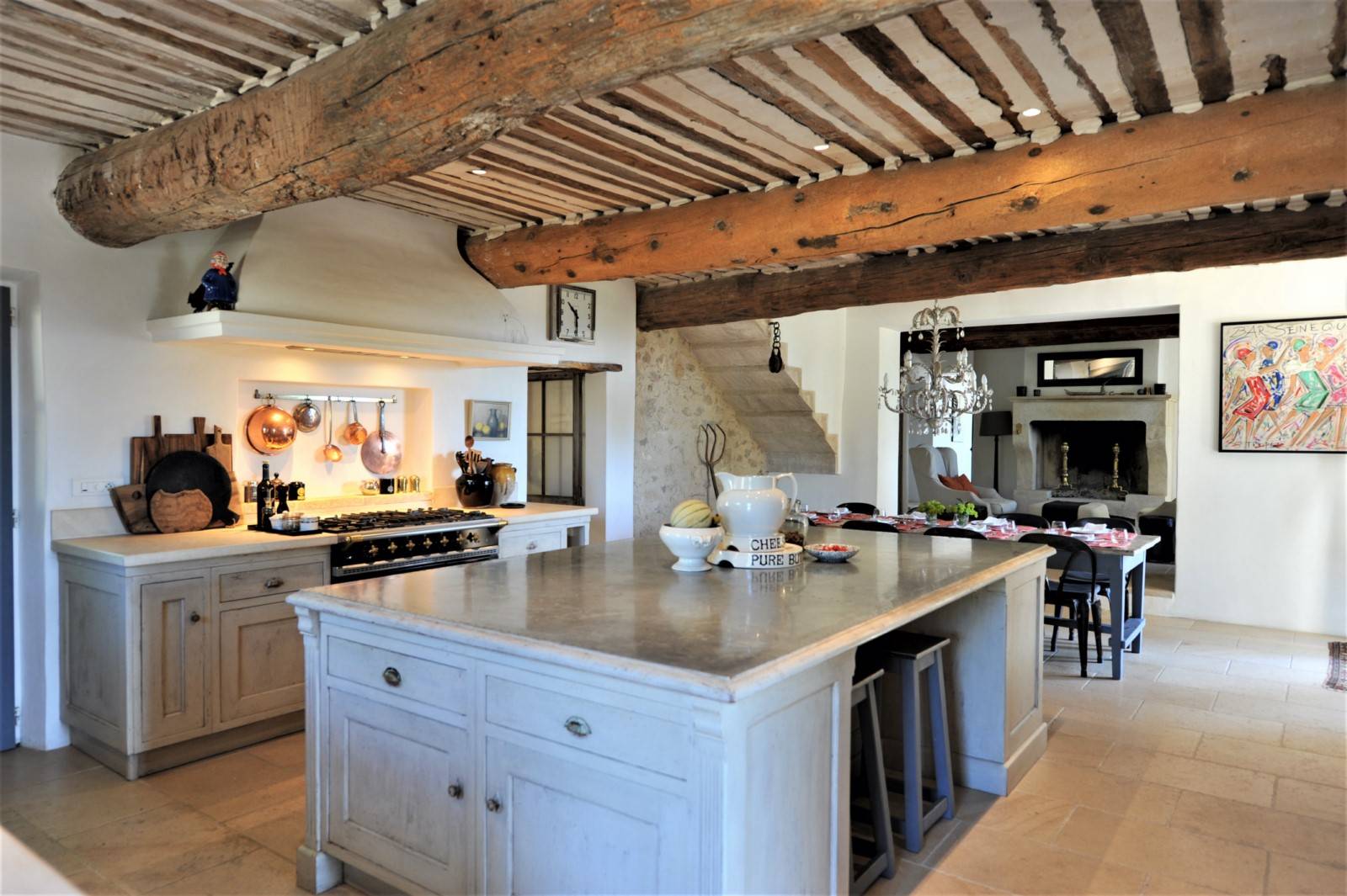 Location maison en pierres proche de Gordes