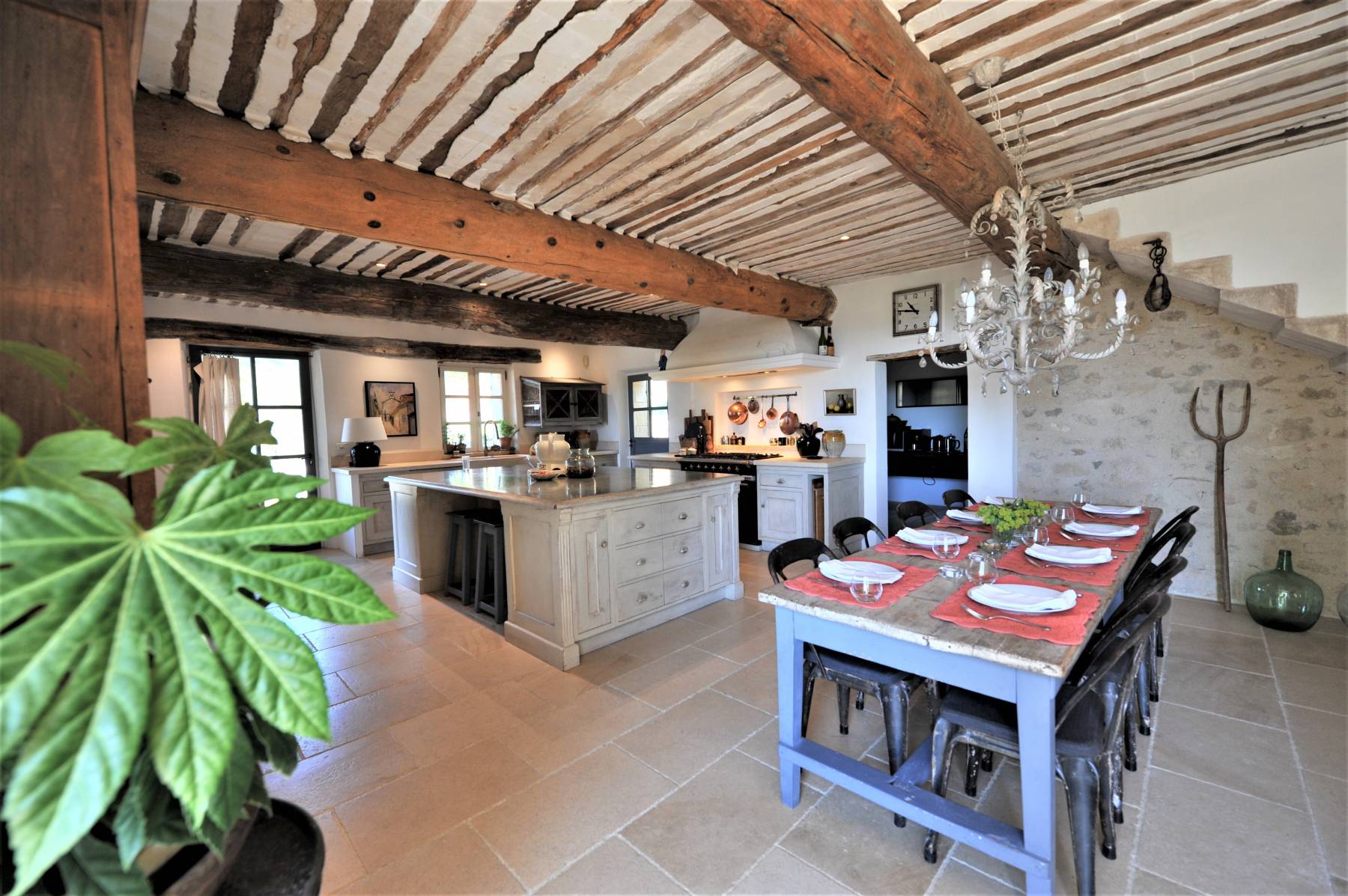 in the heart of the Luberon, authentic Provencal Mas surrounded by lavender and olive trees