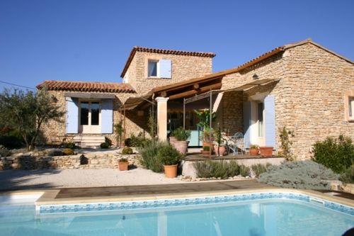 Luberon, stone house with view close to a charming hamlet