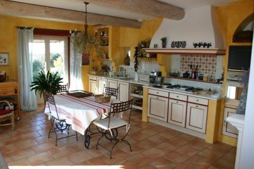 Luberon, stone house with view close to a charming hamlet