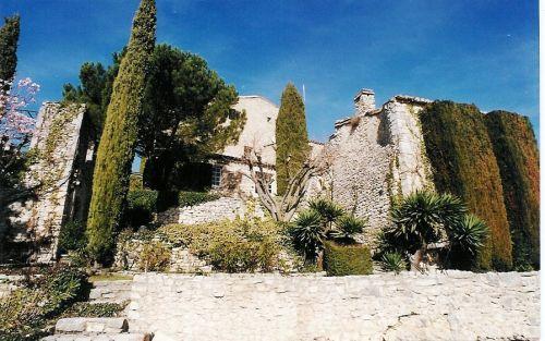 Joucas, near Gordes, dominating the valley