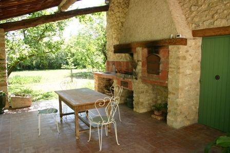 Luberon, restored farmhouse from the beginning of the 19th century near Cavaillon.