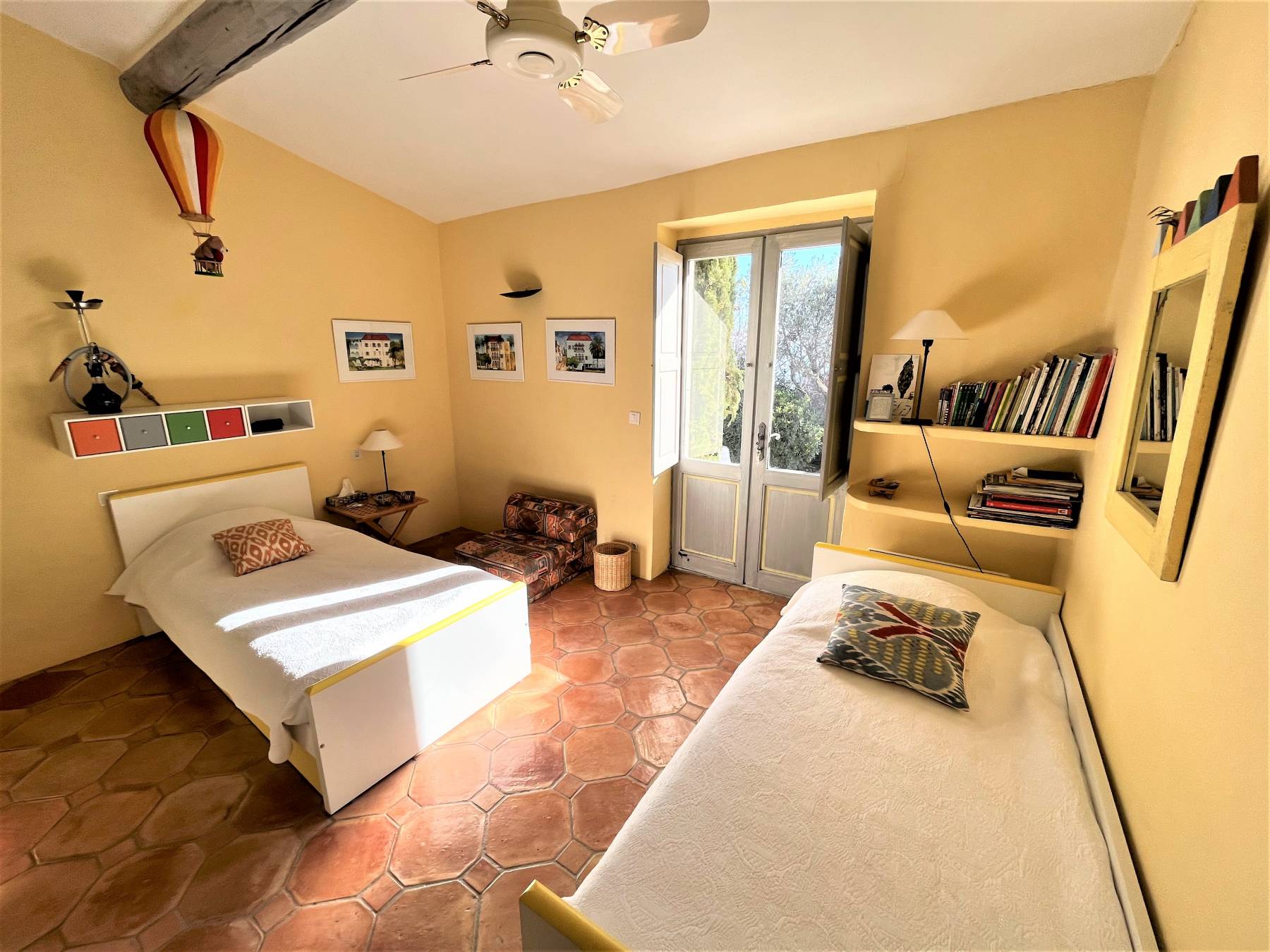 Summer rental house in Gordes with view on the Luberon valley and swimming pool 