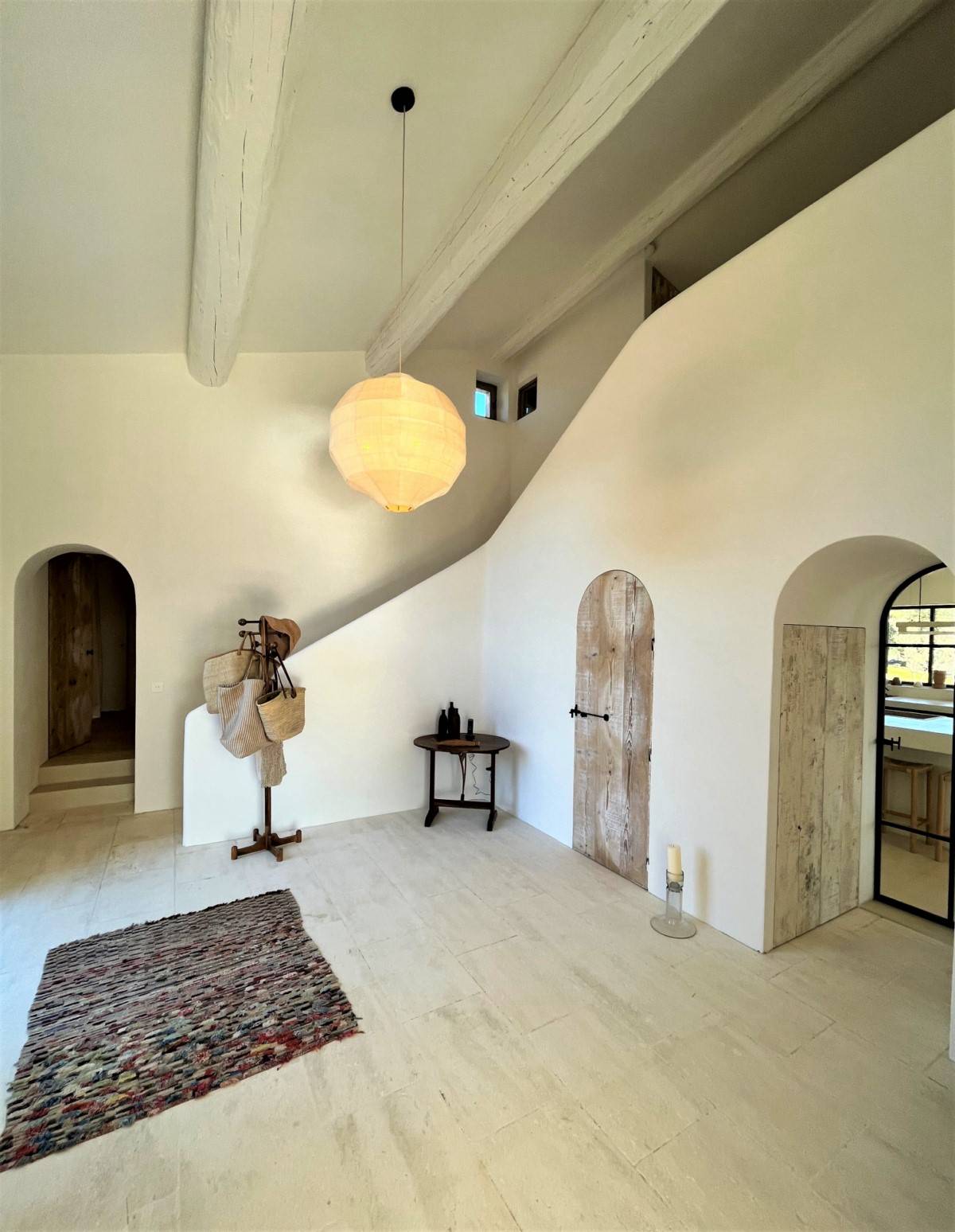 Superb property located in Gordes with landscaped garden, heated pool and breathtaking view of the Luberon