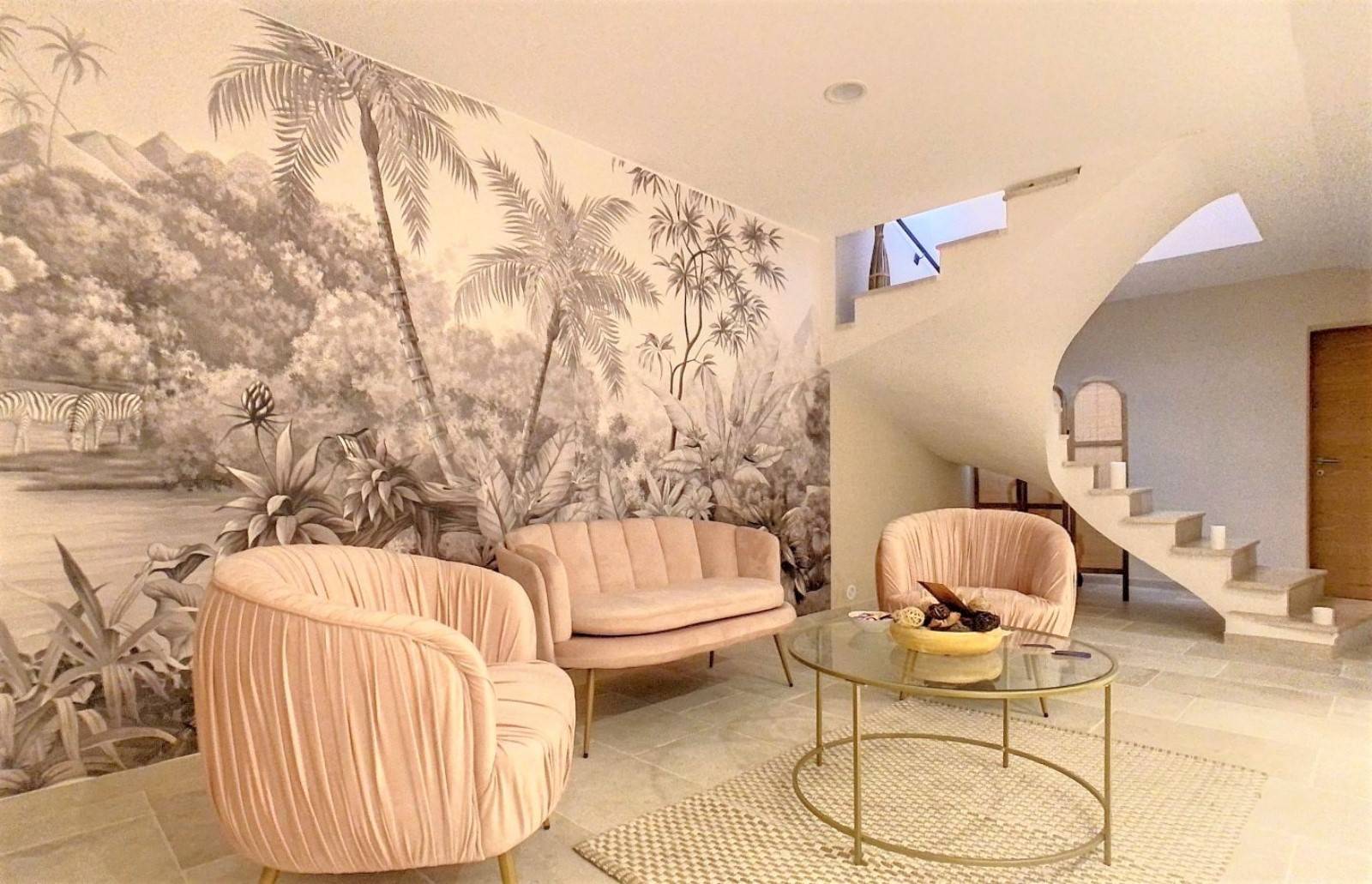 Contemporary architect designed villa in Luberon