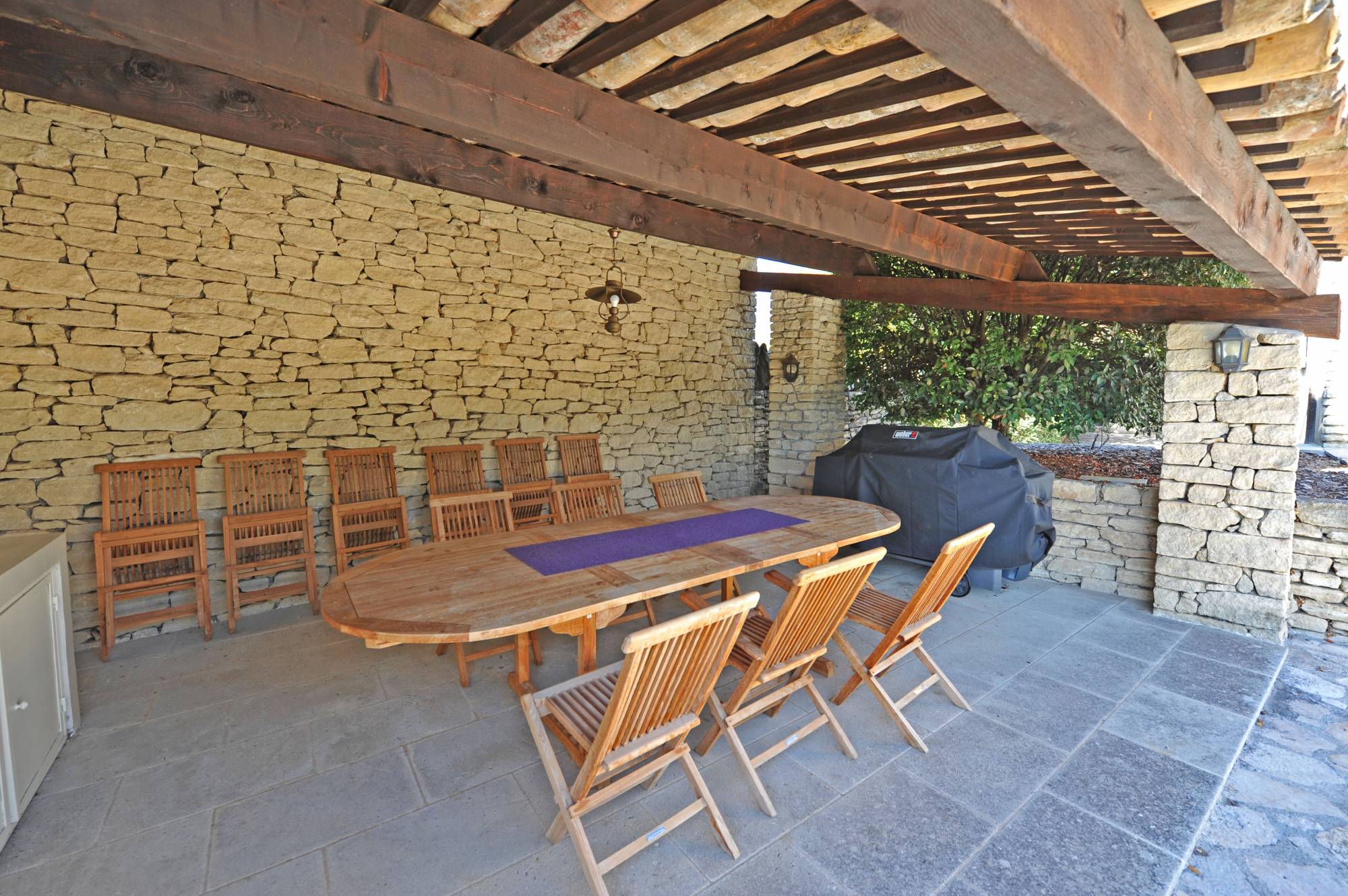Beautiful property in the heart of the Luberon in one of the most beautiful villages of France.