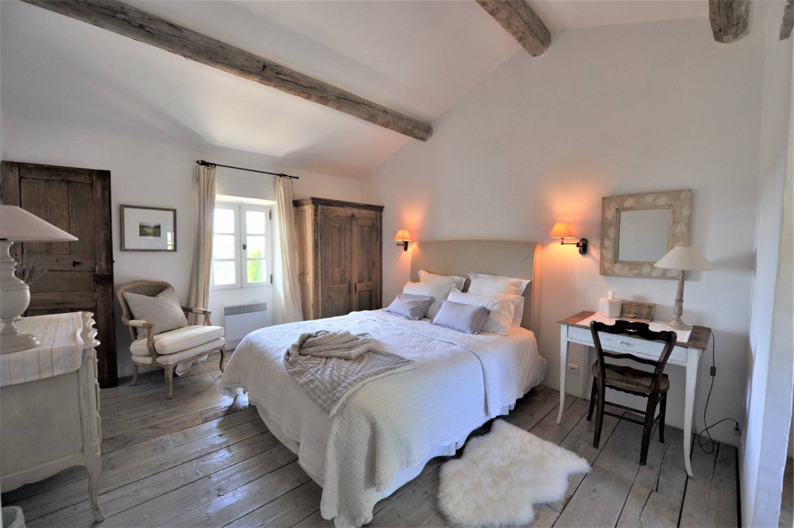 in the heart of the Luberon, authentic Provencal Mas surrounded by lavender and olive trees