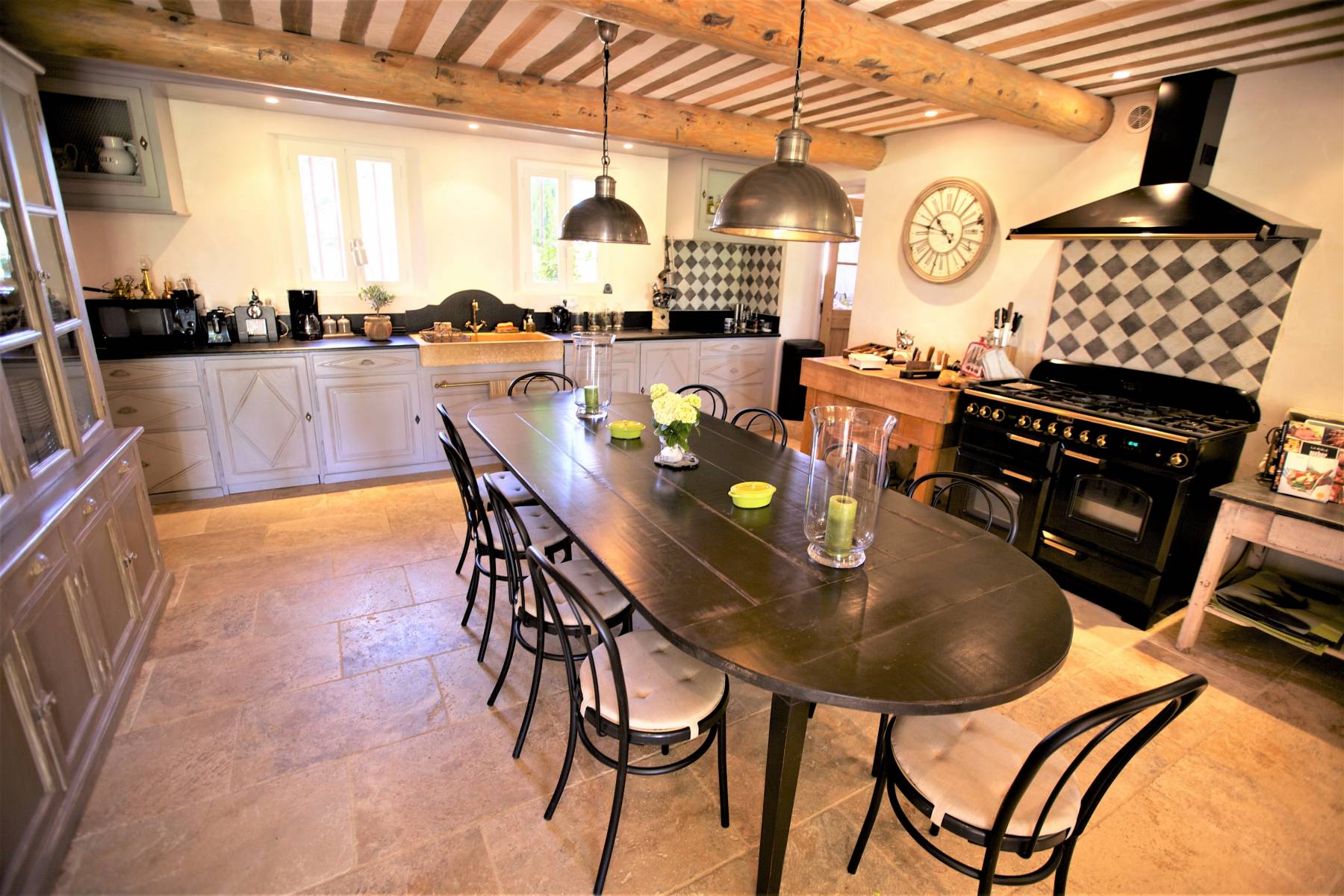 Comfortable vacation home for rent near the Village of Lagnes and L'Isle sur la Sorgue