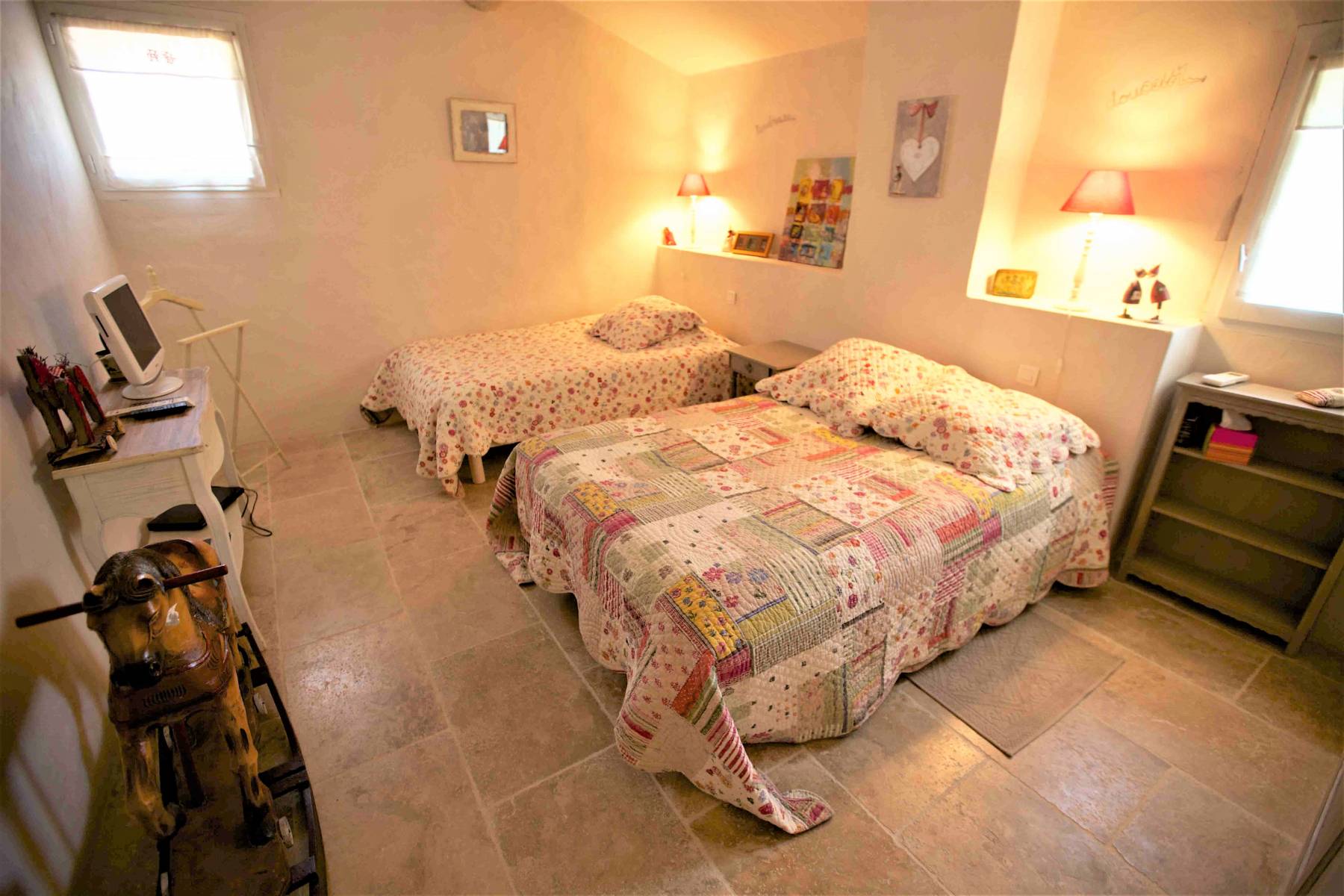 Comfortable vacation home for rent near the Village of Lagnes and L'Isle sur la Sorgue