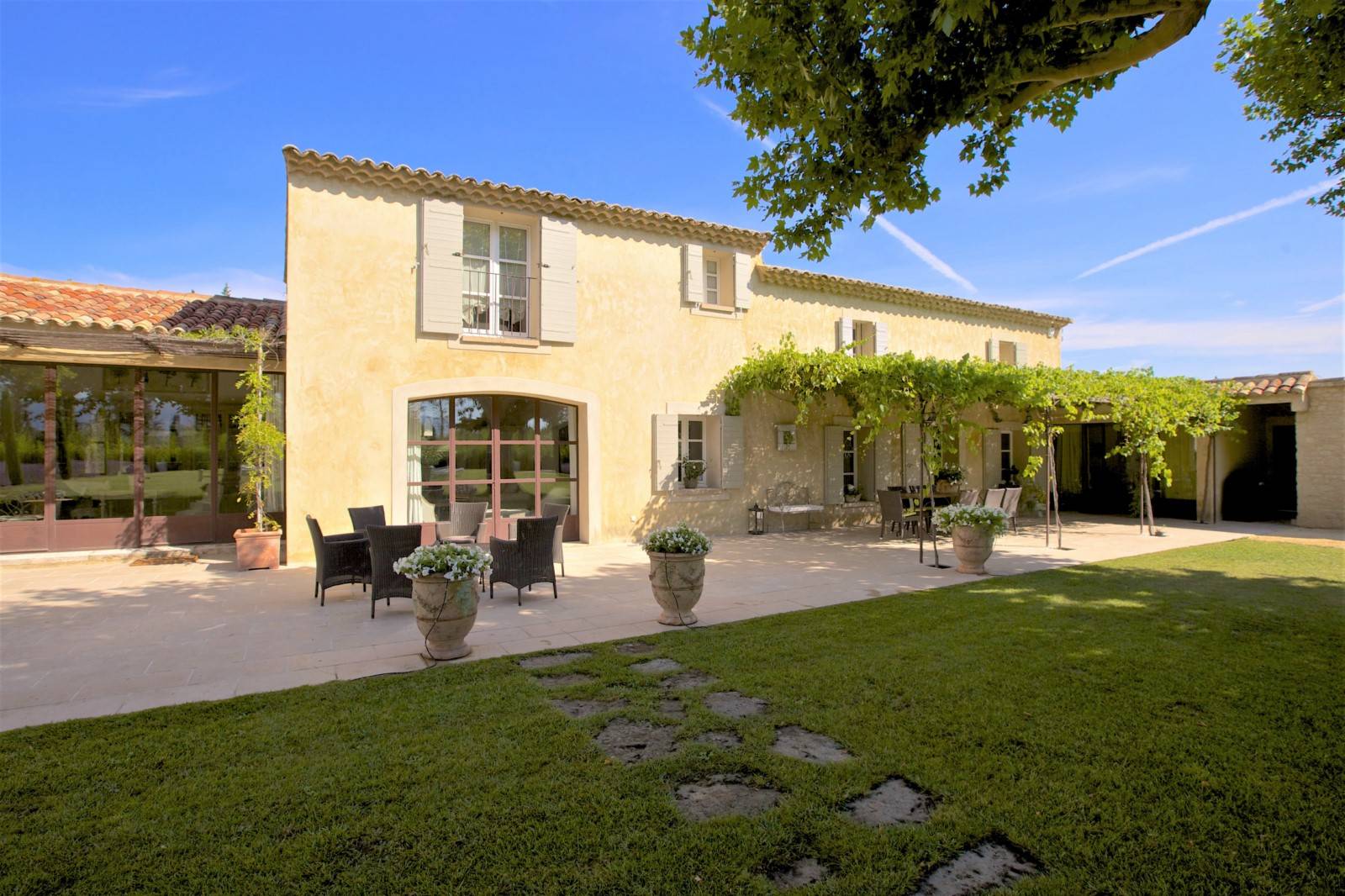 Comfortable vacation home for rent near the Village of Lagnes and L'Isle sur la Sorgue