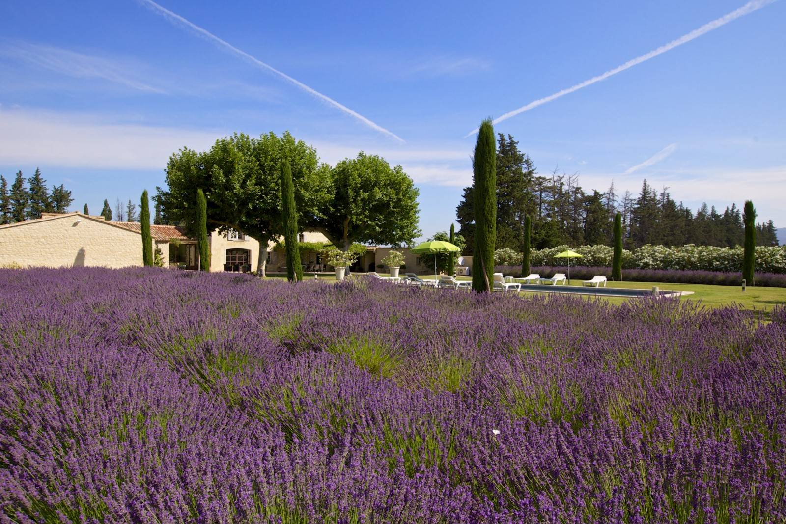 Comfortable vacation home for rent near the Village of Lagnes and L'Isle sur la Sorgue