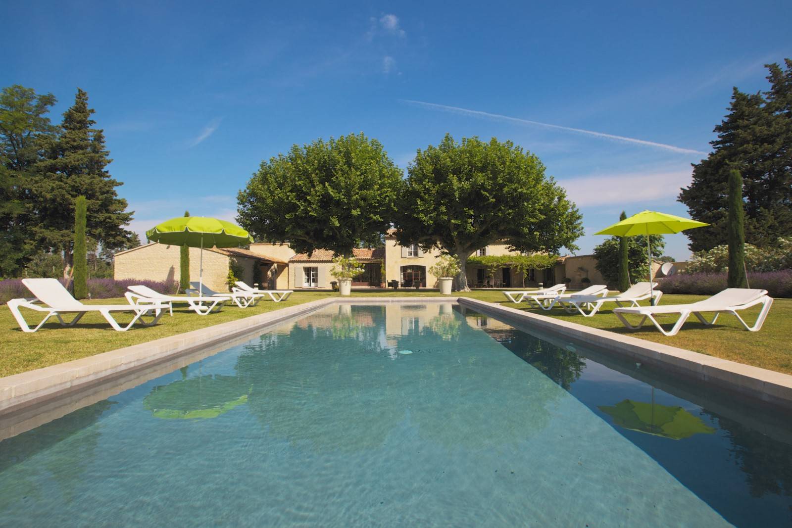 Comfortable vacation home for rent near the Village of Lagnes and L'Isle sur la Sorgue