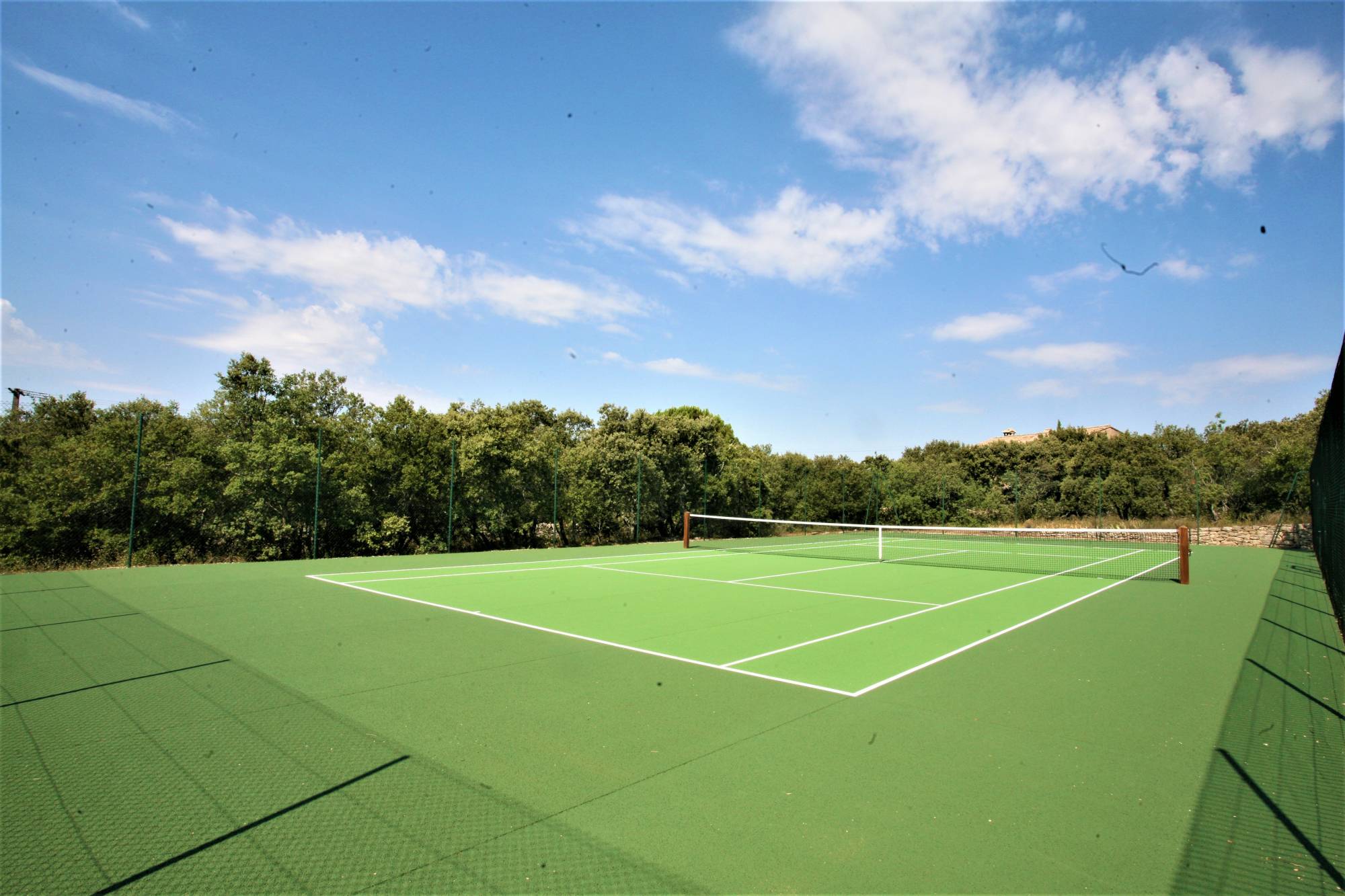 Gordes holiday rental with pool, tennis and splendid views over the Luberon