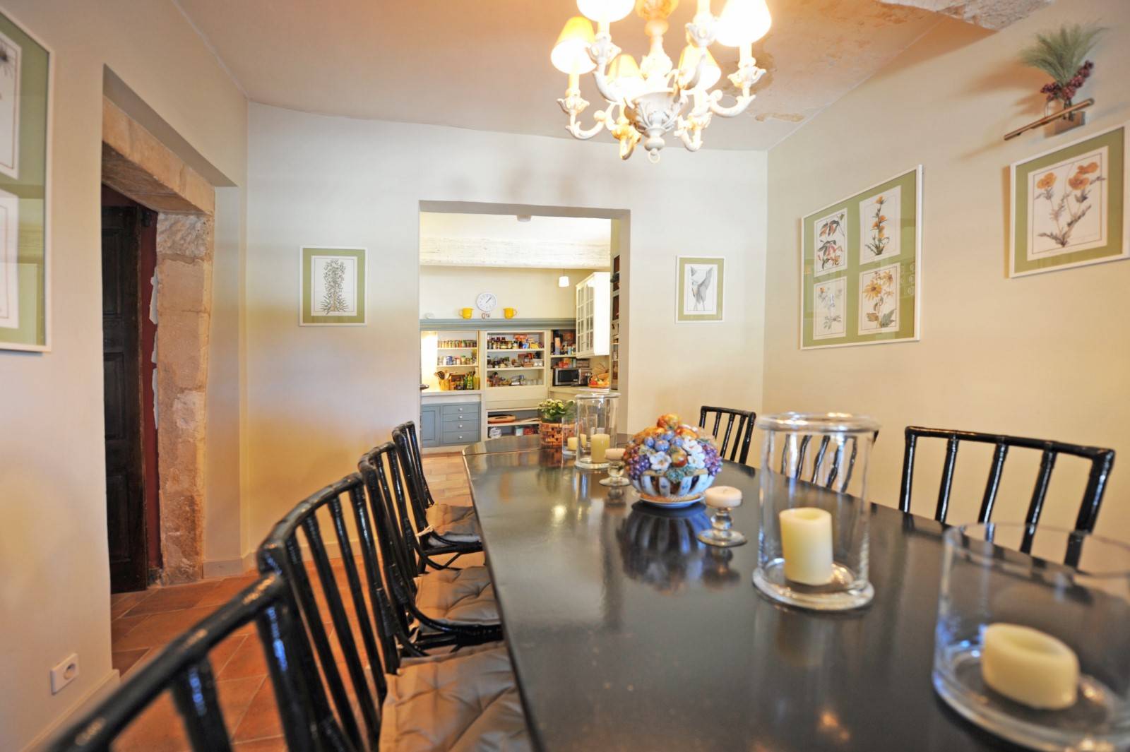 Rental in Bonnieux, superb renovated stone building in a dominant position with a view of the Luberon.