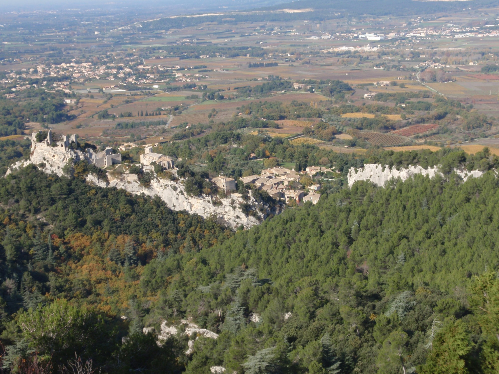 Vue sur le chateau d'Oppède-le-Vieux