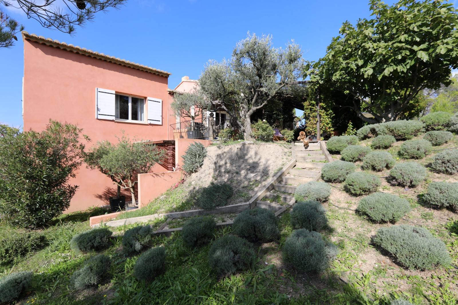 A few kilometers from one of the most beautiful villages in France, air-conditioned four-bedroom house will seduce you with its calm environment.
