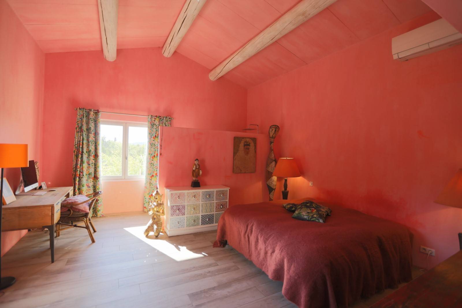 A few kilometers from one of the most beautiful villages in France, air-conditioned four-bedroom house will seduce you with its calm environment.