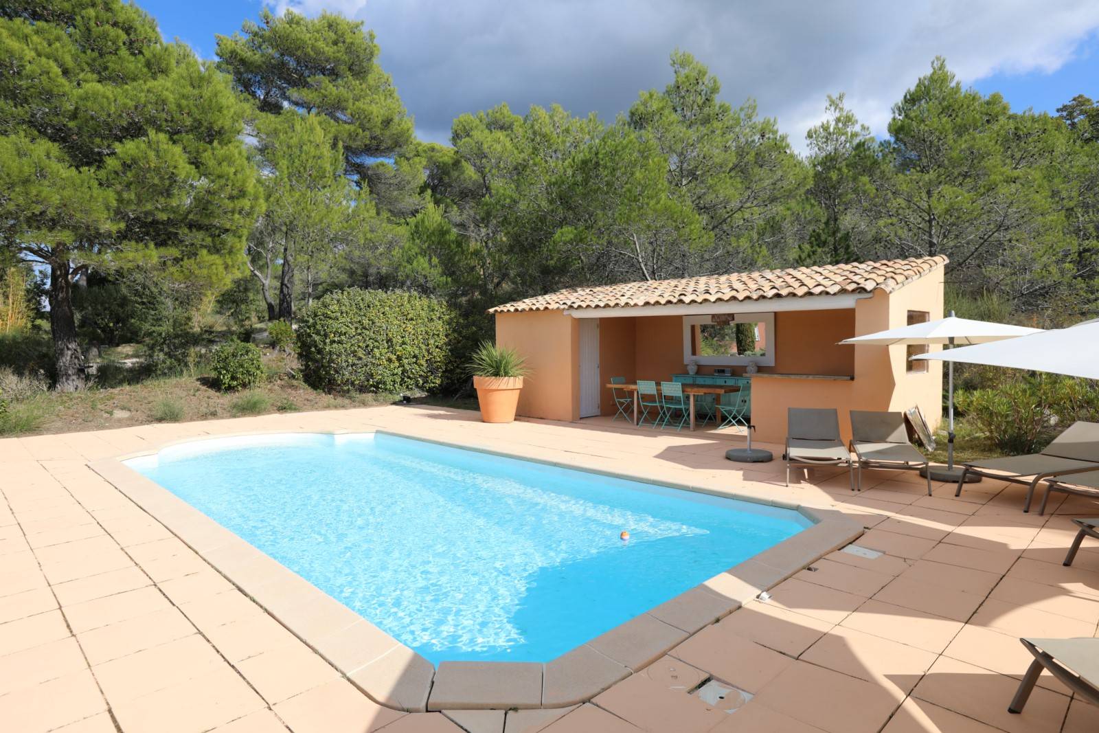 A few kilometers from one of the most beautiful villages in France, air-conditioned four-bedroom house will seduce you with its calm environment.