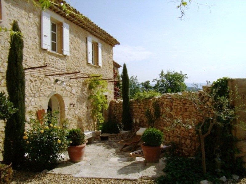 Summer rental, to rent, charming south-facing provencal house with garden and swimming pool to enjoy the sunny Provence